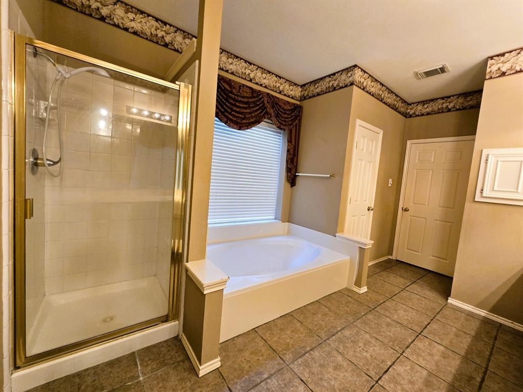 Photo 13 of 21 of 12726 Silverglen Estates Drive house