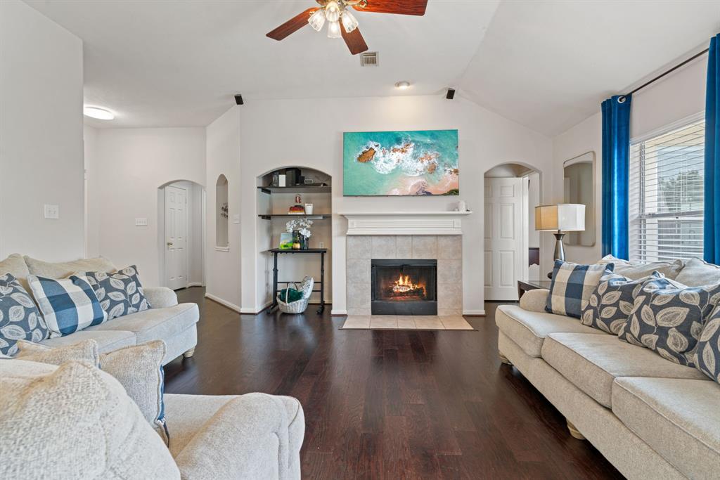 3407 Pecan Mill Drive, Sugar Land, Texas image 2
