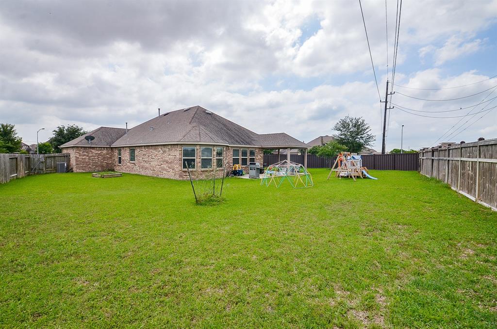 30201 Golden Sky Court, Brookshire, Texas image 4