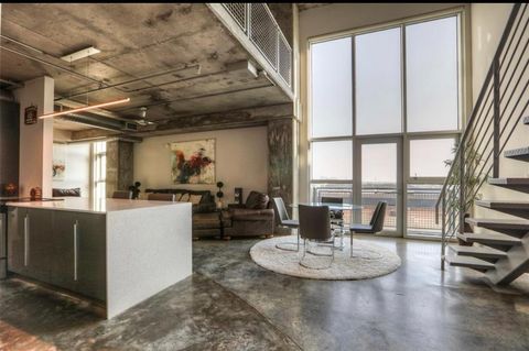 Photo of 2000 Bagby St St #7423, Houston, TX 77002 (MLS # 71380171)