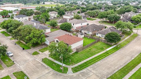 Single Family Residence in Dickinson TX 402 Brightfield Lane 36.jpg