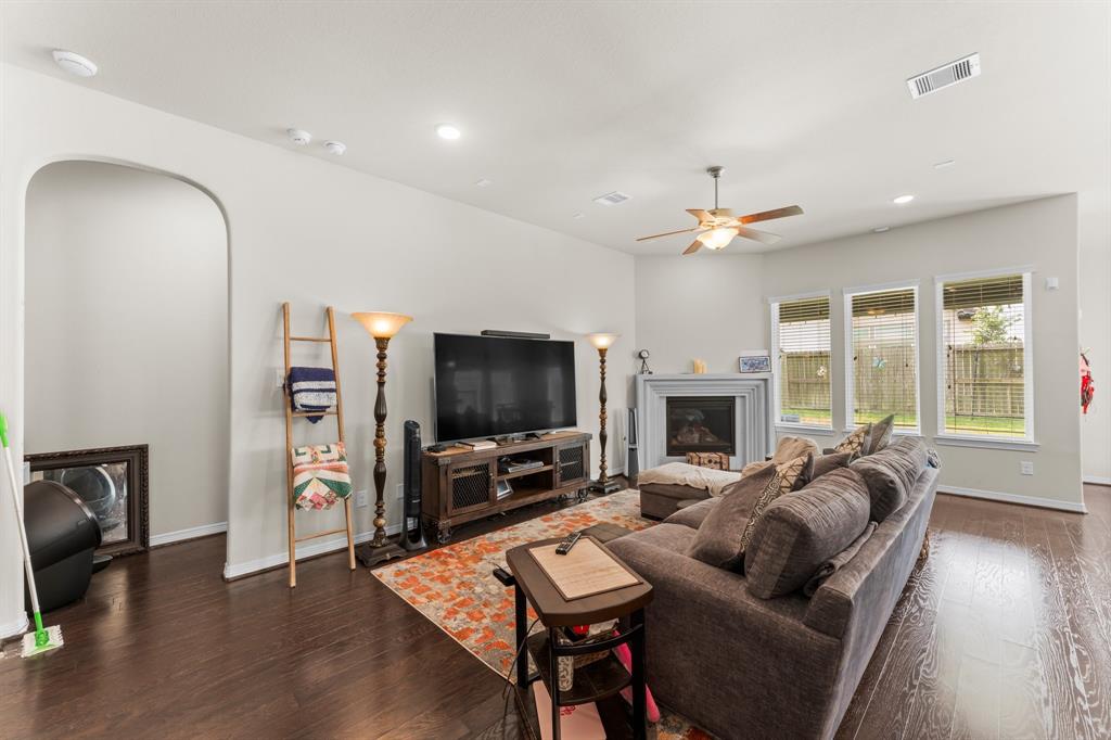 11134 Honeysuckle Haven Drive, Cypress, Texas image 9