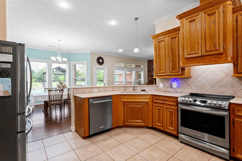 25 Windsong Lane #B, Friendswood, Texas image 18
