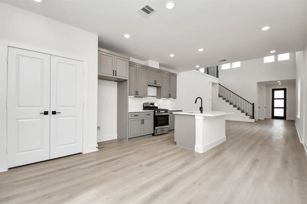 4314 Avron Drive, Stafford, Texas image 20