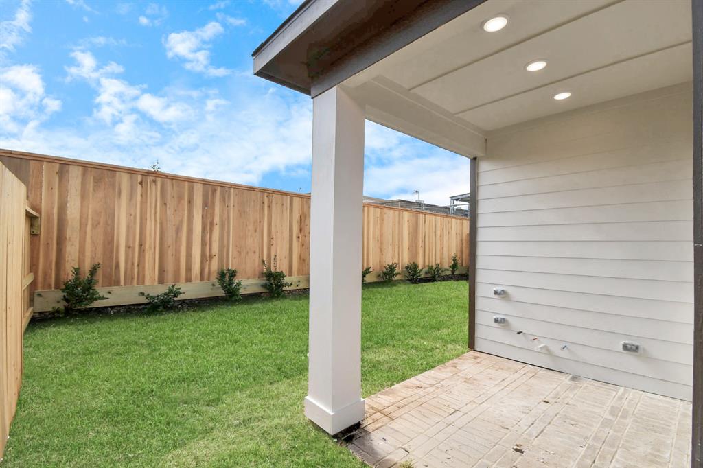 4314 Avron Drive, Stafford, Texas image 45