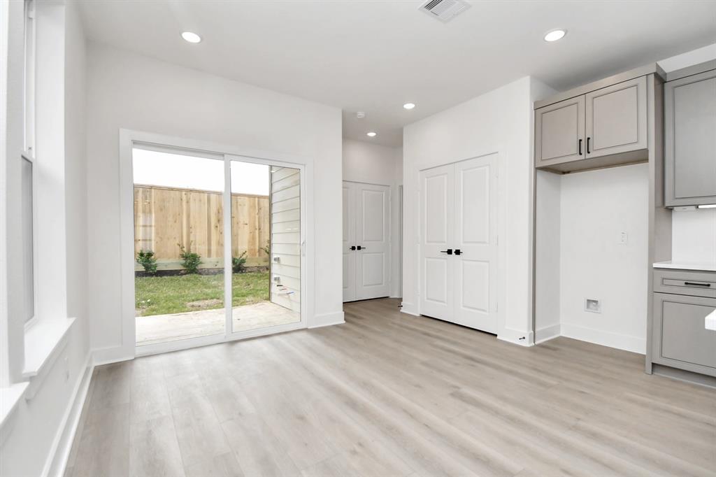 4314 Avron Drive, Stafford, Texas image 17
