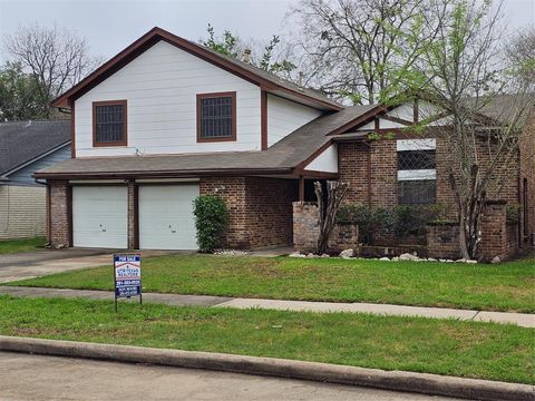 Single Family Residence in Houston TX 3911 Green Crest Drive.jpg