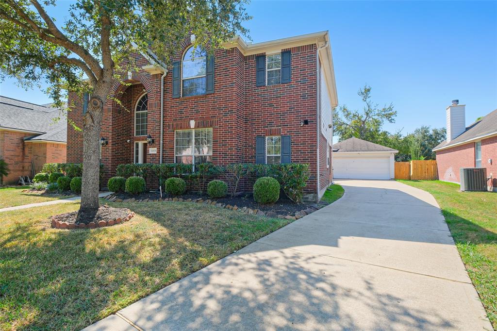 14831 Jackson Sawmill Lane, Sugar Land, Texas image 2