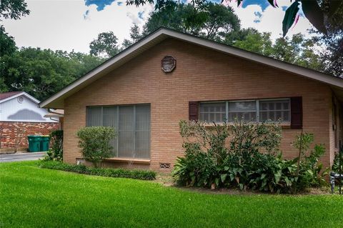 A home in La Grange