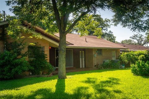 A home in La Grange