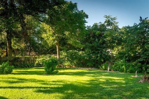 A home in La Grange