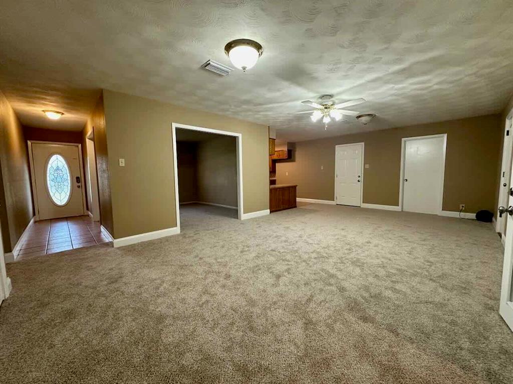 207 Lucky Drive, Silsbee, Texas image 6