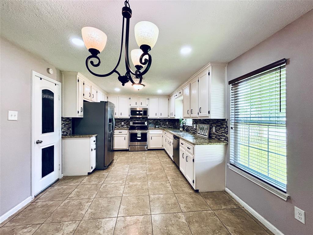 2413 Kingsdale Drive, Deer Park, Texas image 9