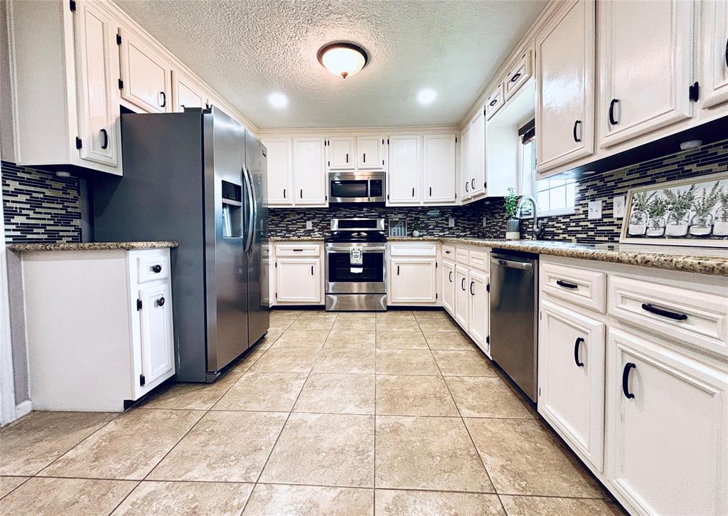 2413 Kingsdale Drive, Deer Park, Texas image 2