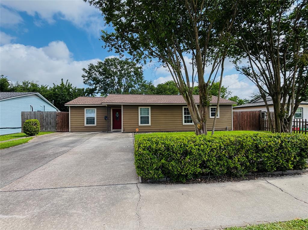 2413 Kingsdale Drive, Deer Park, Texas image 4