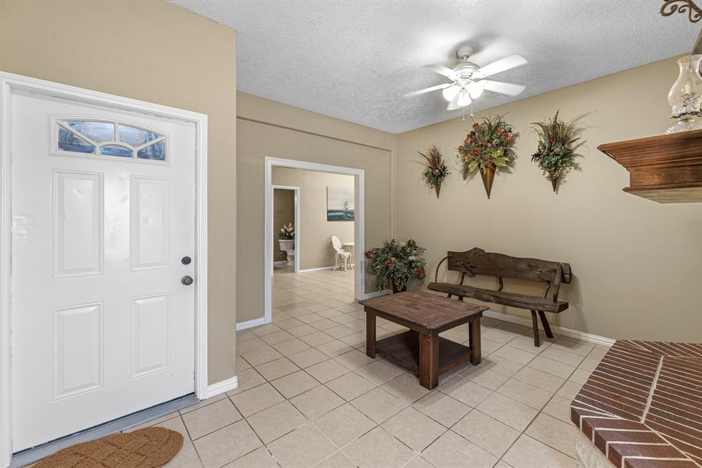1112 Misty Way Drive, Crosby, Texas image 8