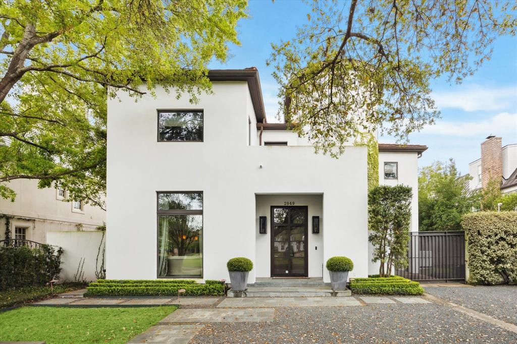 2949 Chevy Chase Drive, Houston, Texas image 2