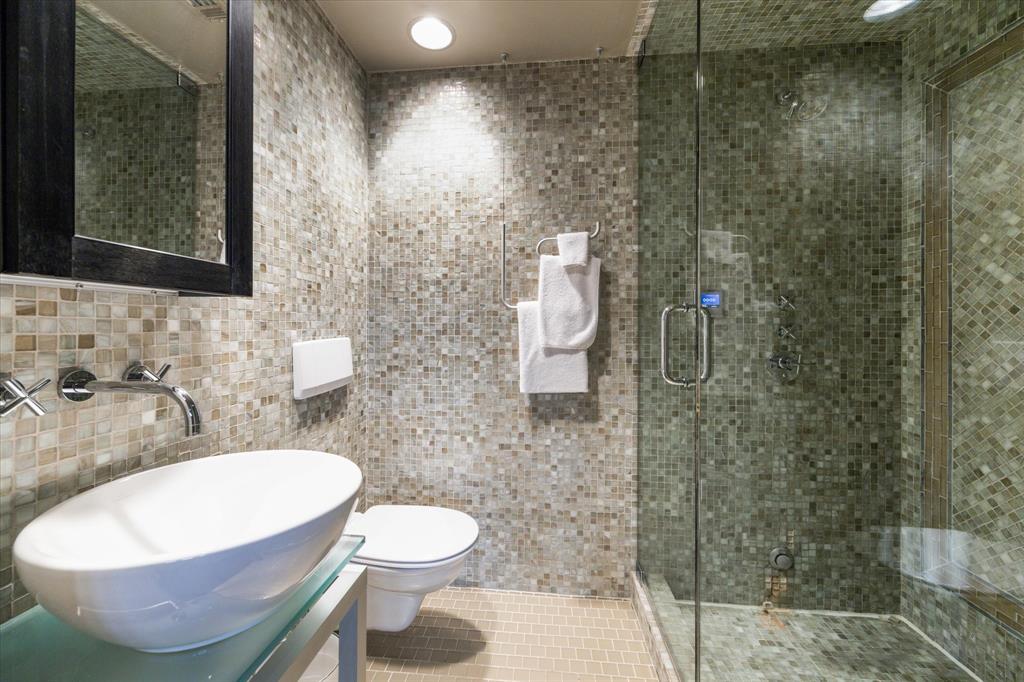 2949 Chevy Chase Drive, Houston, Texas image 33