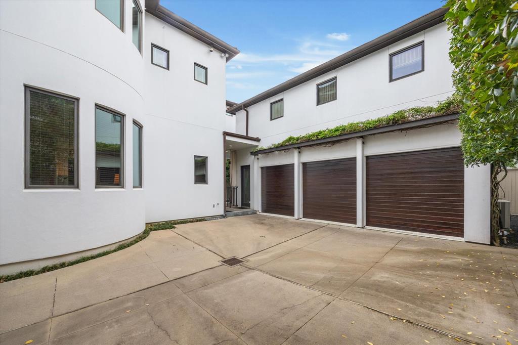 2949 Chevy Chase Drive, Houston, Texas image 38