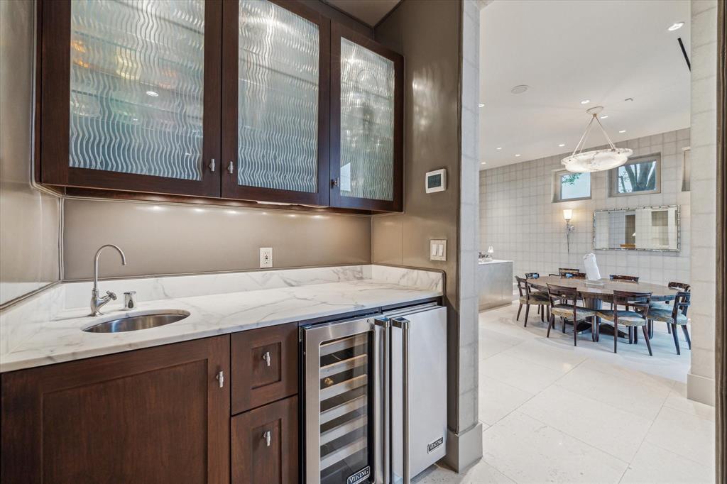 2949 Chevy Chase Drive, Houston, Texas image 8