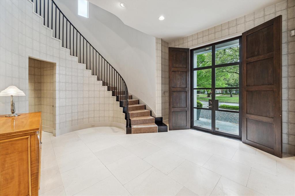 2949 Chevy Chase Drive, Houston, Texas image 3