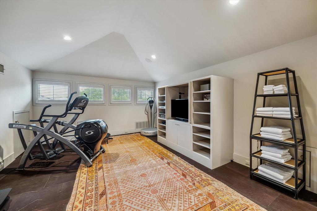 2949 Chevy Chase Drive, Houston, Texas image 32