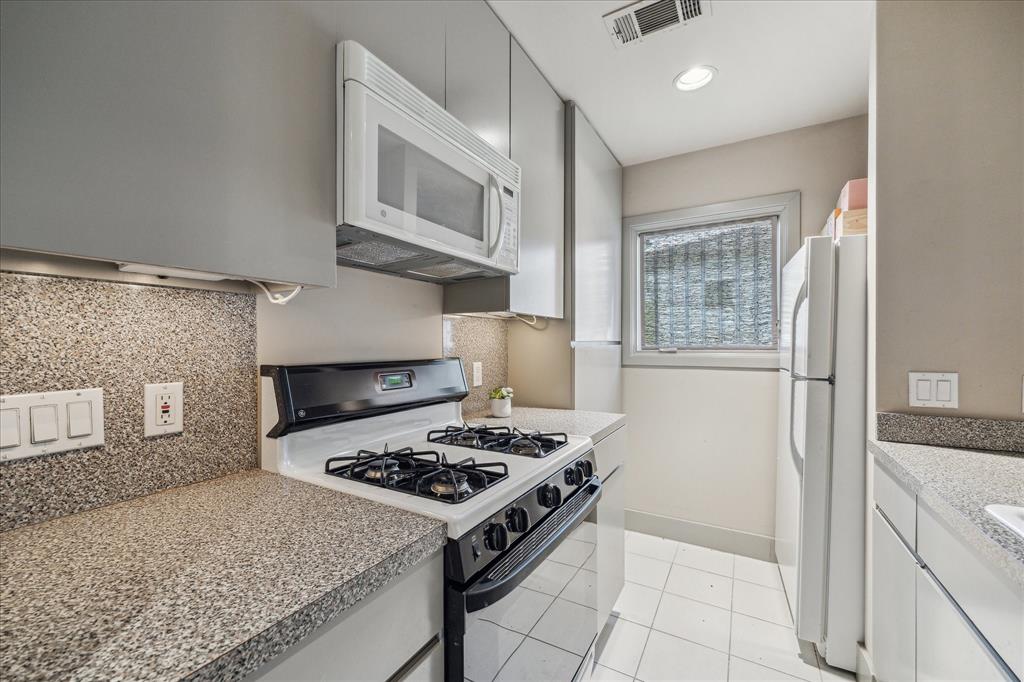 2949 Chevy Chase Drive, Houston, Texas image 40