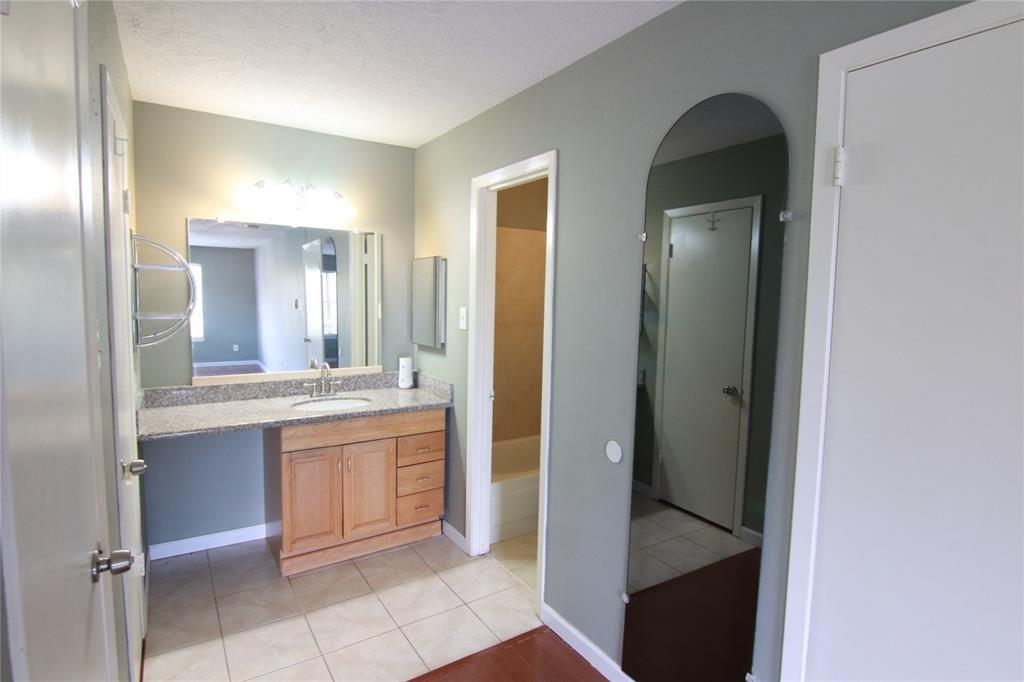 10555 Turtlewood Ct  Unit1001 Ct, Houston, Texas image 13