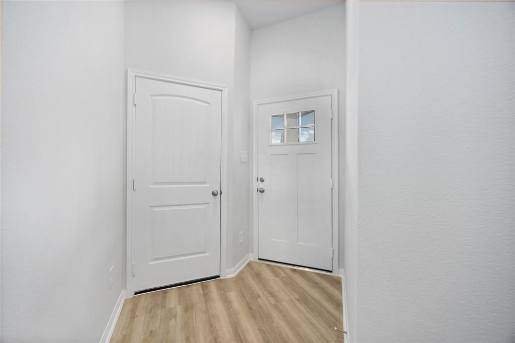 16862 Needlepoint Drive, Conroe, Texas image 3