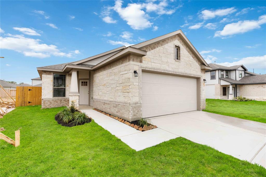 16862 Needlepoint Drive, Conroe, Texas image 1