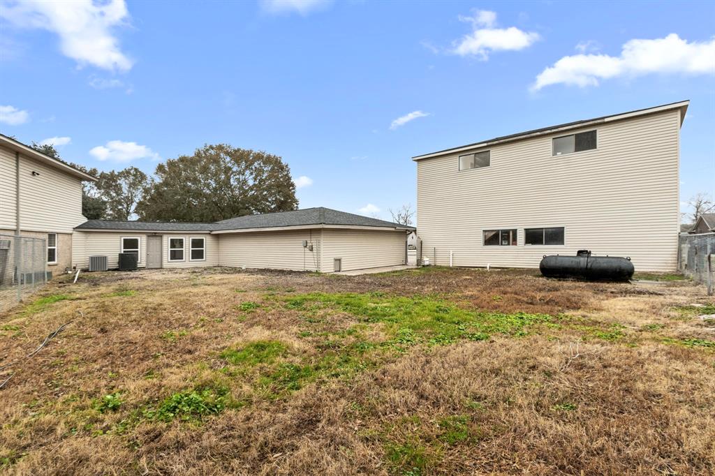 9804 Ironwood Lane, Richmond, Texas image 29