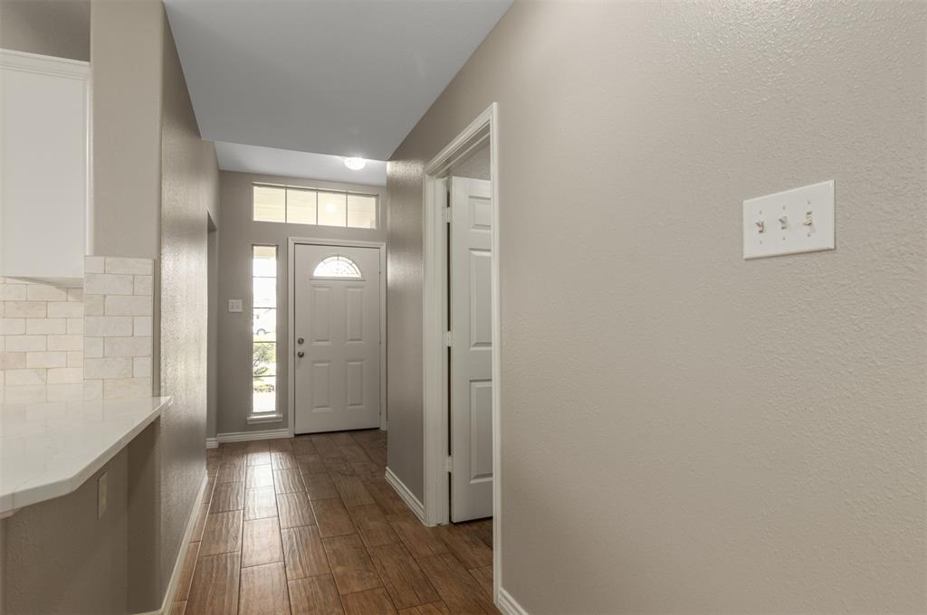 5206 Fairtide Drive, Baytown, Texas image 6