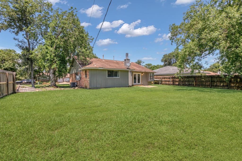 119 Cottonwood Street, Lake Jackson, Texas image 36