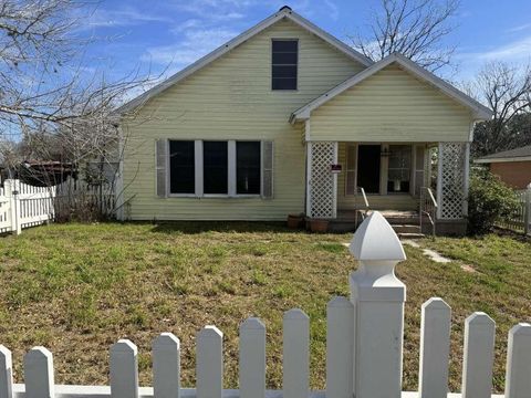 A home in Goliad