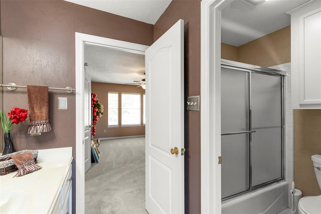 207 Kingfisher Drive, Sugar Land, Texas image 29