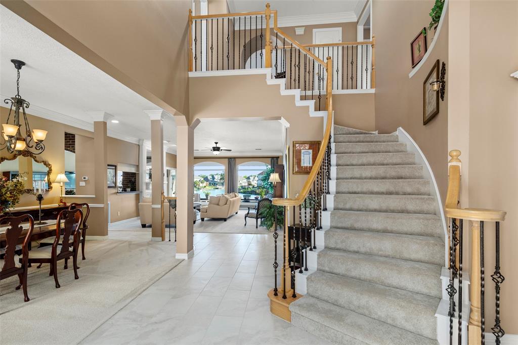 207 Kingfisher Drive, Sugar Land, Texas image 3