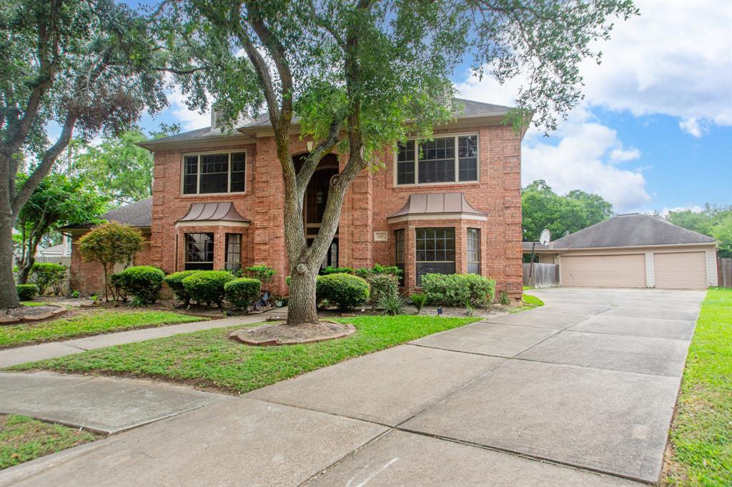 10 Dorothea Lane, Sugar Land, Texas image 1