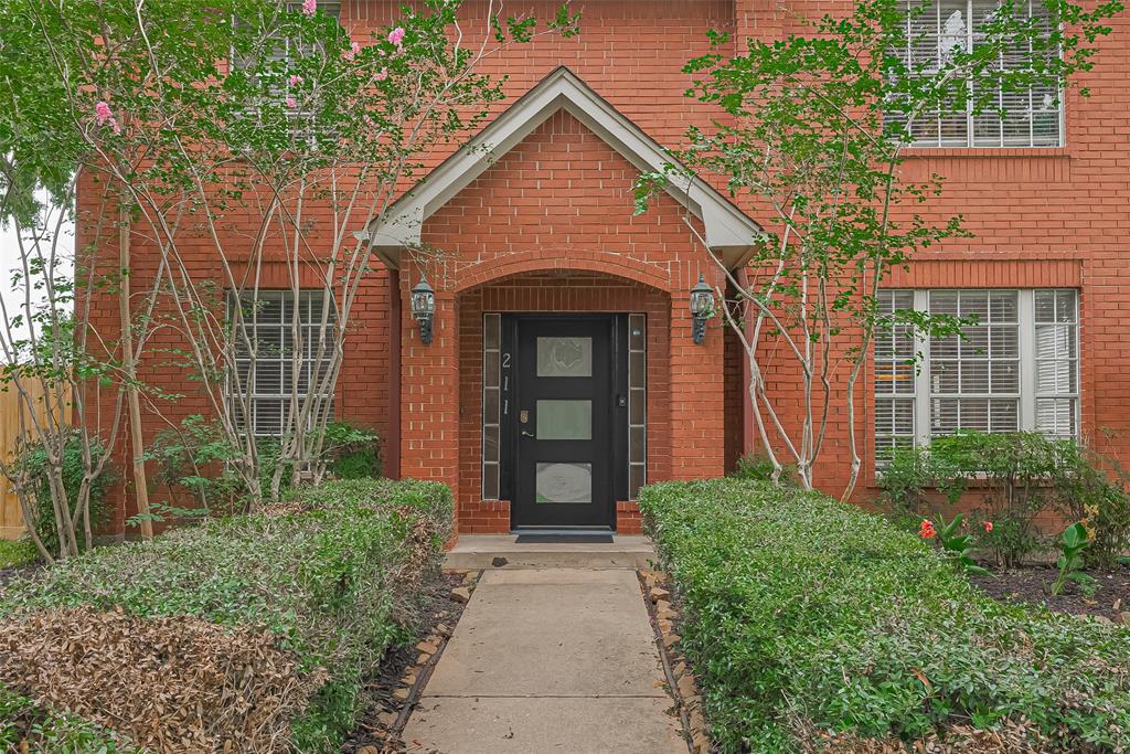 211 Aberdeen Street