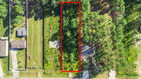 Photo of 2236 County Road 3542, Cleveland, TX 77327 (MLS # 10992773) Photo of 2236 County Road 3542, Cleveland, TX 77327 (MLS # 10992773)