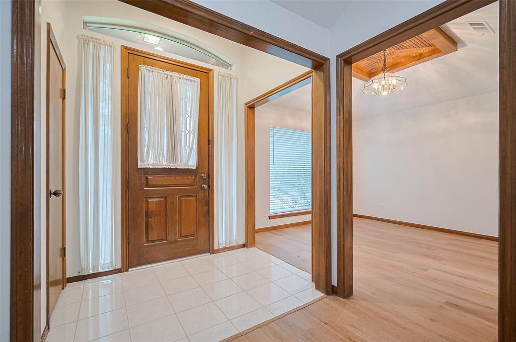 16218 Capri Drive, Jersey Village, Texas image 4