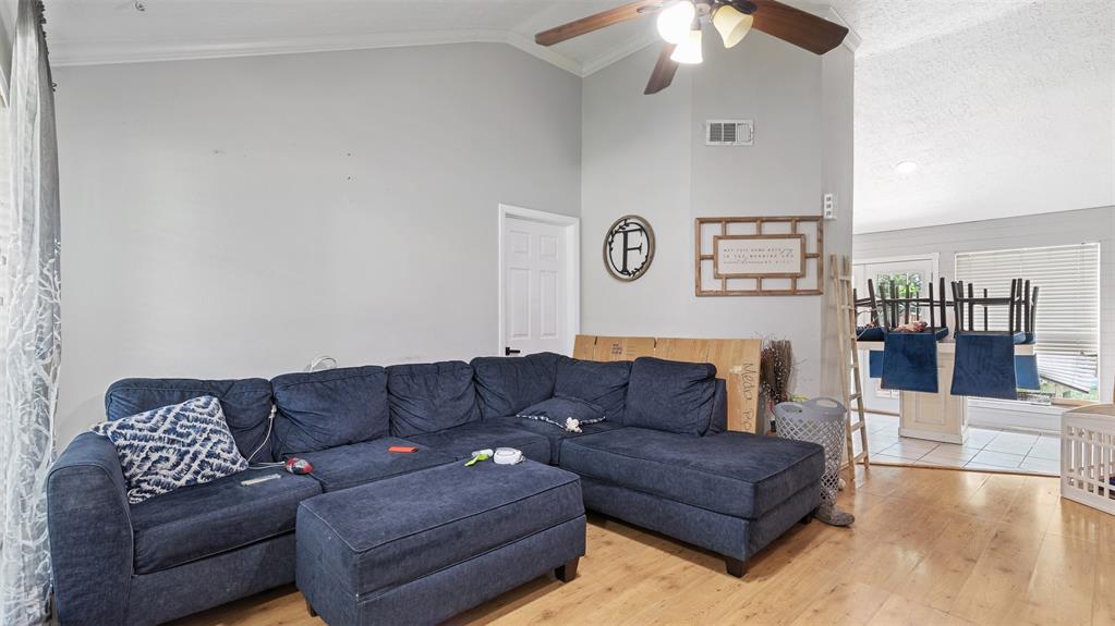 1014 Pimlico Drive, Pearland, Texas image 3