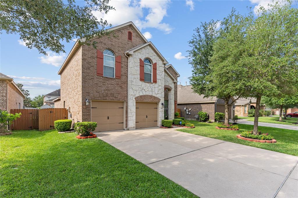 17419 Woodfalls Lane