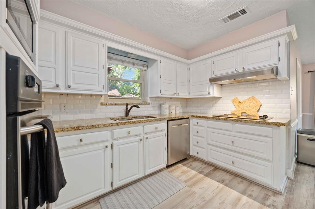 7906 Beaufort Drive, Spring, Texas image 13