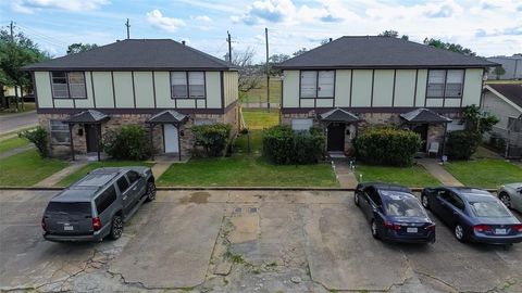 A home in South Houston