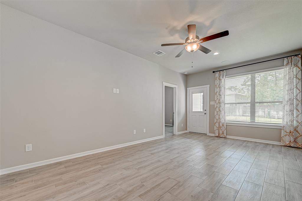114 Handley Drive, Montgomery, Texas image 10