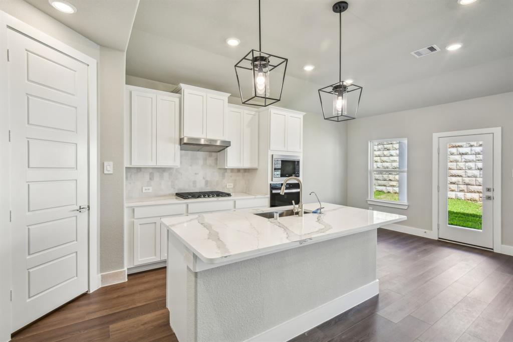 1667 Shae Oak Lane
