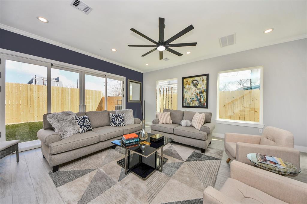 3033 Dennis Street, Houston, Texas image 9