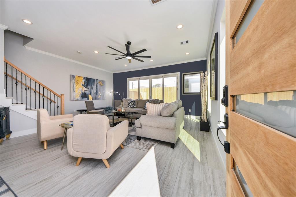 3033 Dennis Street, Houston, Texas image 6