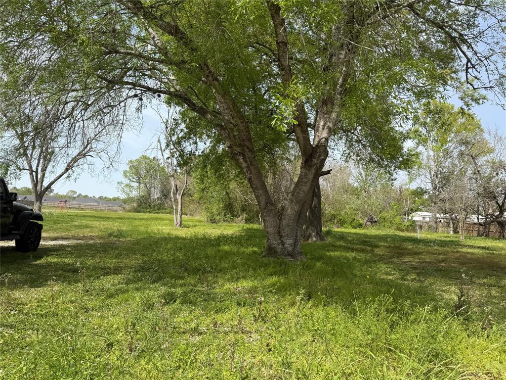 3015 Massey Tompkins Road, Baytown, Texas image 4