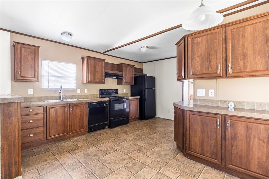 443 W Lone Oak Road, Onalaska, Texas image 5
